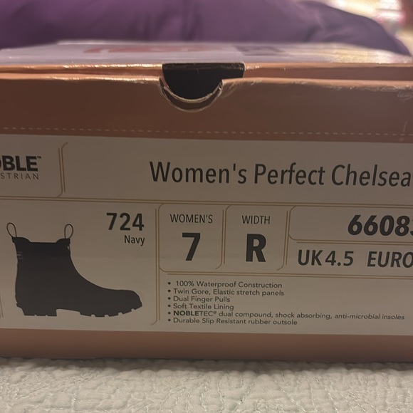 NIB Noble Equestrian Chelsea boots. Blue. 7R - Picture 8 of 8